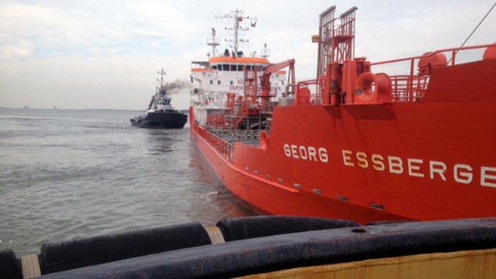 Tanker Georg Essberger was towed back to the STR terminal in Rotterdam after allision with Stena quay in Hoek van Holland on Jan 19, 2016.