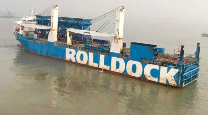 Heavy-load carrier Rolldock Sun to deliver hoppers to West Africa