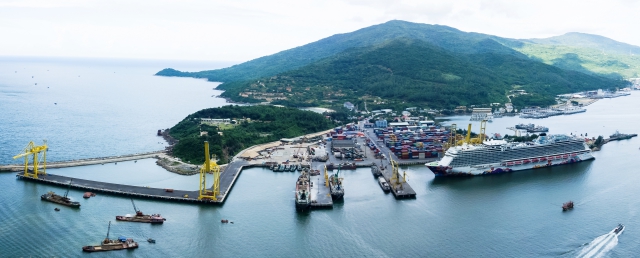 Da Nang completes second-stage upgrading of Tien Sa port