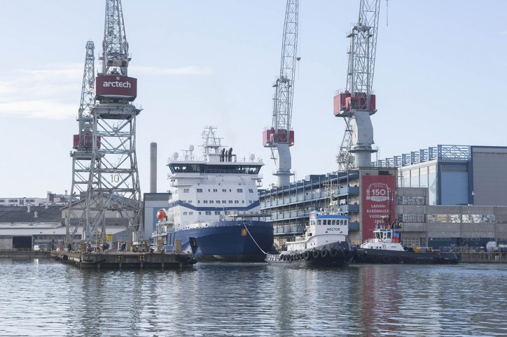 Icebreaker Polaris left on Sea Trial