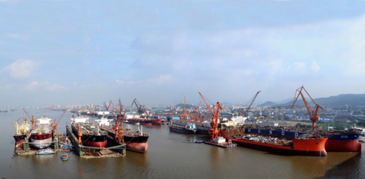 COSCO Secures Contract For Three Container Vessels