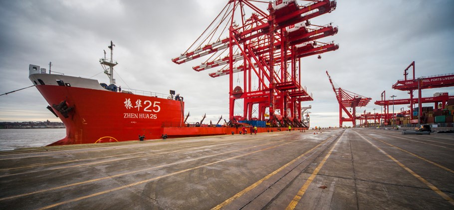 Latest Ship-to-shore cranes arrive in Mersey for L2 Terminal