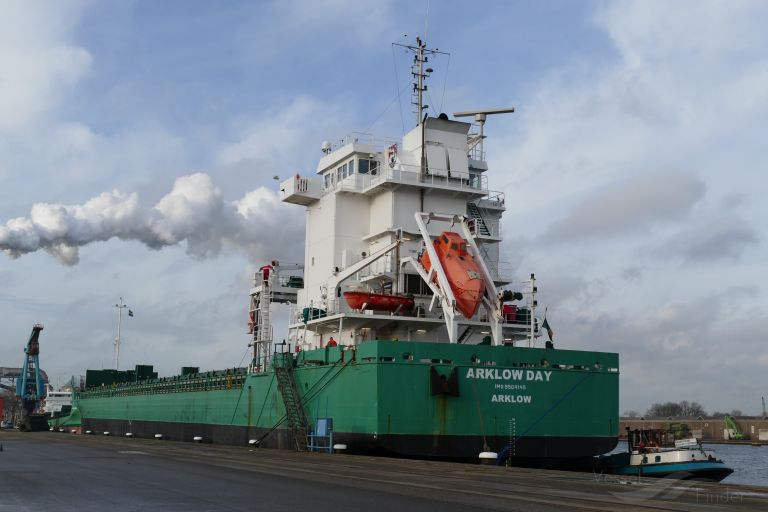 Five crewmembers of Irish freighter Arklow Day injured by wave hit, evacuated, Bay of Biscay