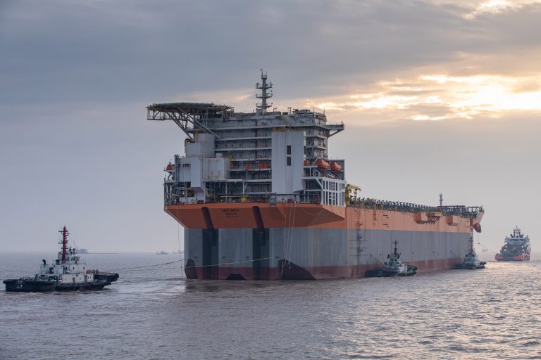 SBM’s first completed Fast4Ward® hull arrives in Singapore