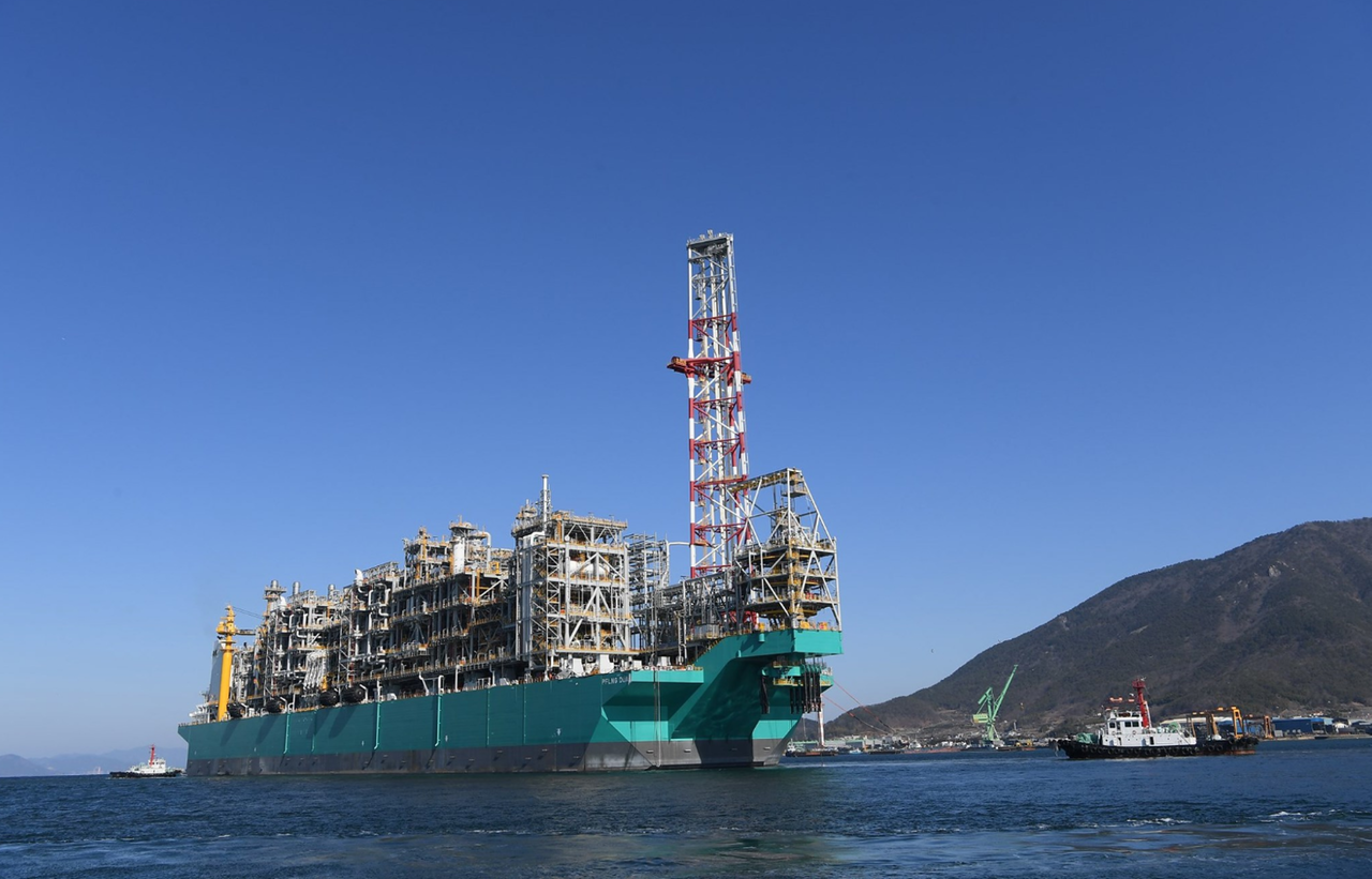 PETRONAS' Second Floating LNG Vessel Sets Sail From South Korea On Its Maiden Voyage To Malaysia