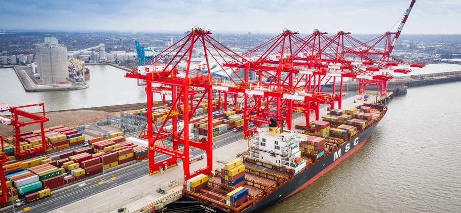 Peel Ports makes record container volume from single vessel