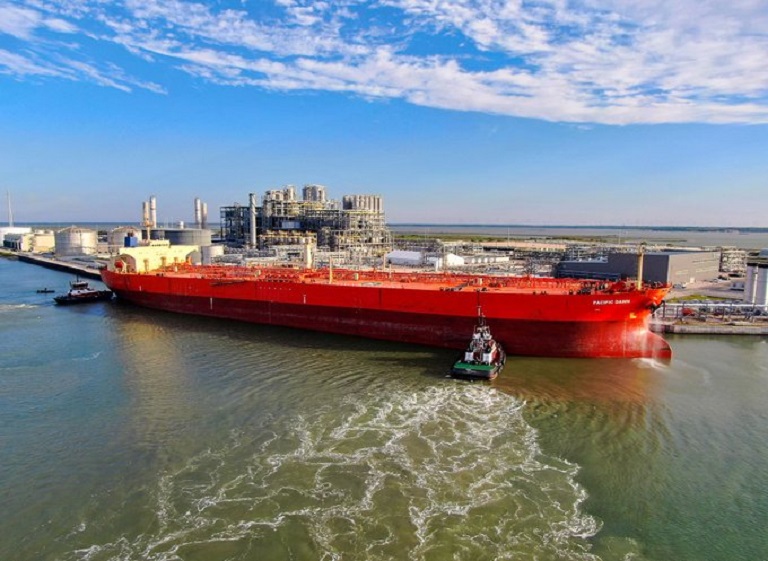 Pin Oak Corpus Christi Loads First Vessel at New Oil Dock
