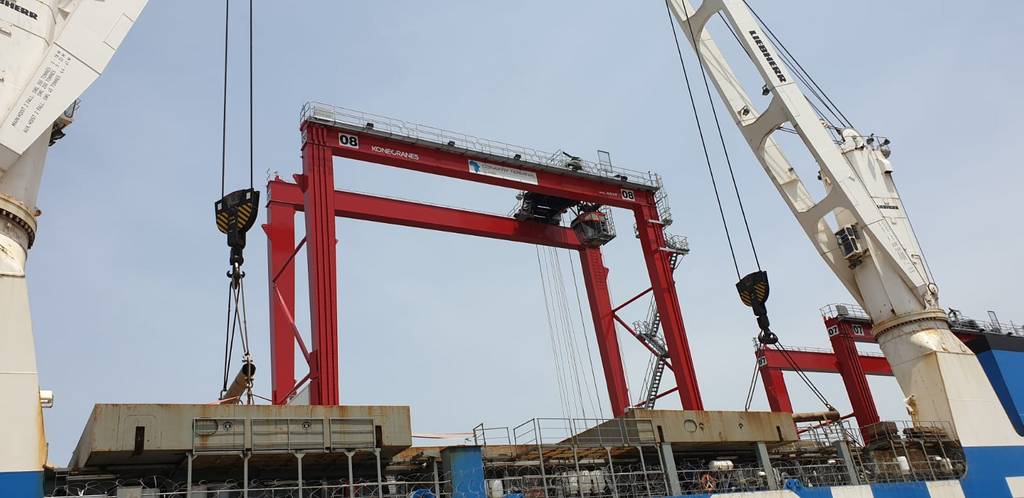 Conakry Terminal Takes Delivery of Four New Gantry Cranes
