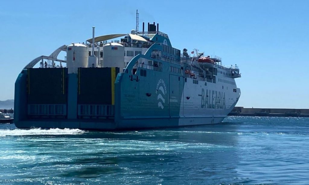 Balearia’s converted ferry Bahama Mama bunkers LNG for first time