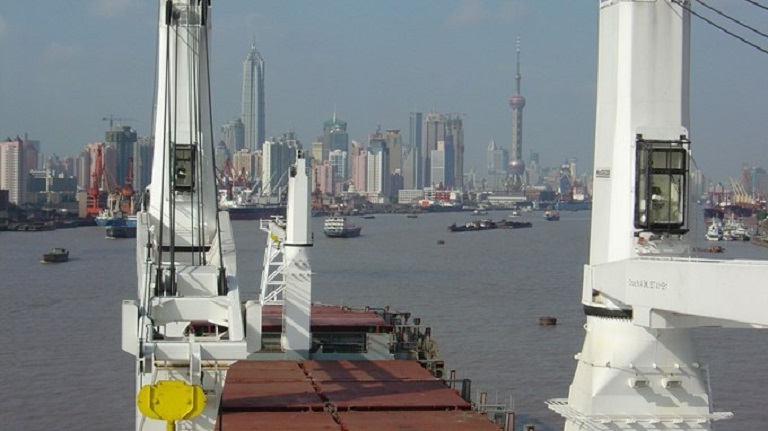 MacGregor receives USD 11 million crane order for general cargo ships