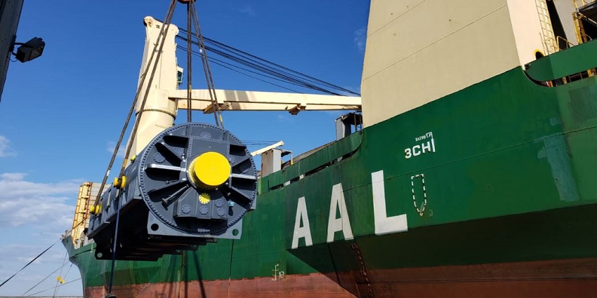 MPV AAL Singapore transported two Siemens generators for EU & Iraq power plants