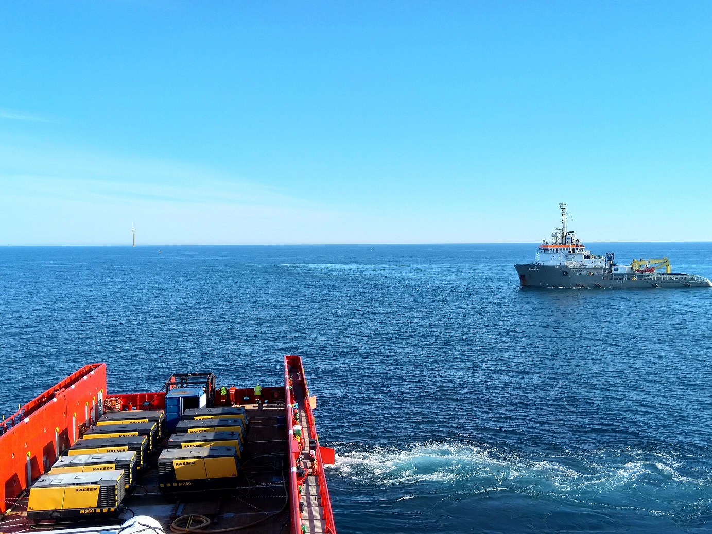 VOS Paradise at work for Weyres Offshore