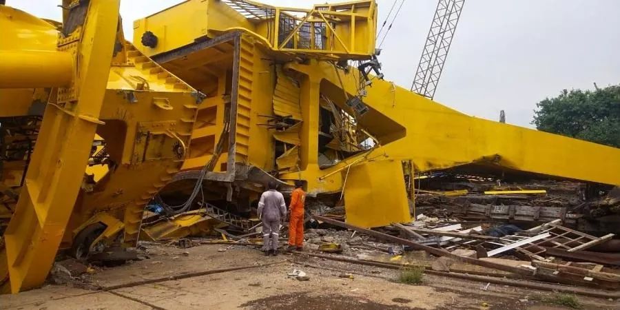 VIDEO: At least 11 workers crushed to death after crane collapsed in Visakhapatnam shipyard, India