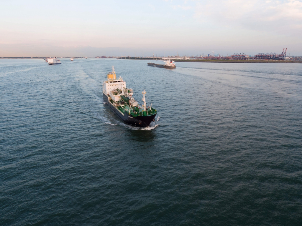First Bunkering Vessel For Tokyo Bay