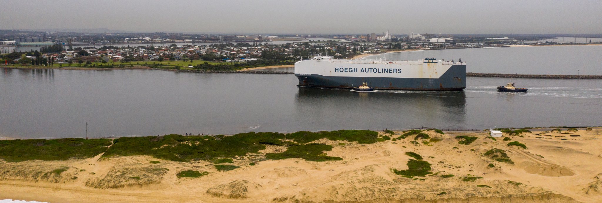 Höegh Tracer calls Port of Newcastle, Australia