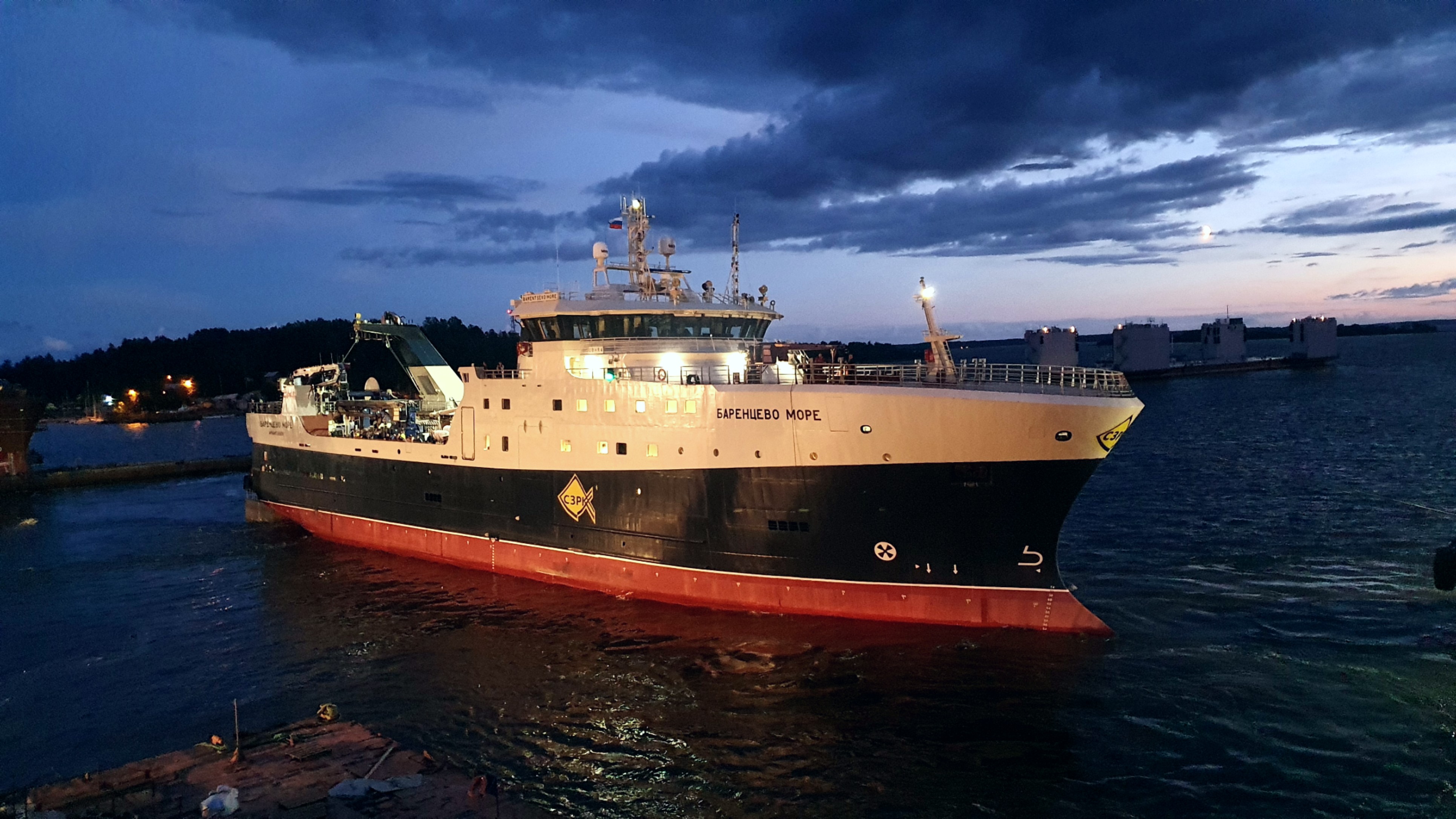 Vyborg Shipyard sends its first trawler of KMT01 design for sea trials