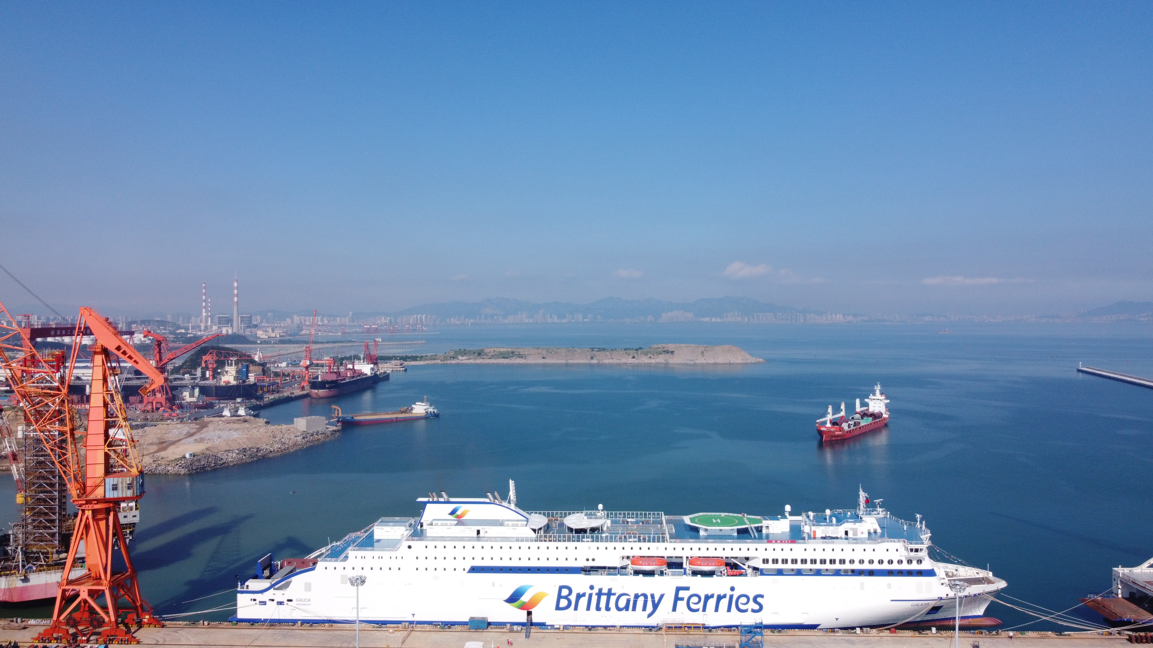 Stena RoRo’s E-Flexer Galicia Delivered To Brittany Ferries