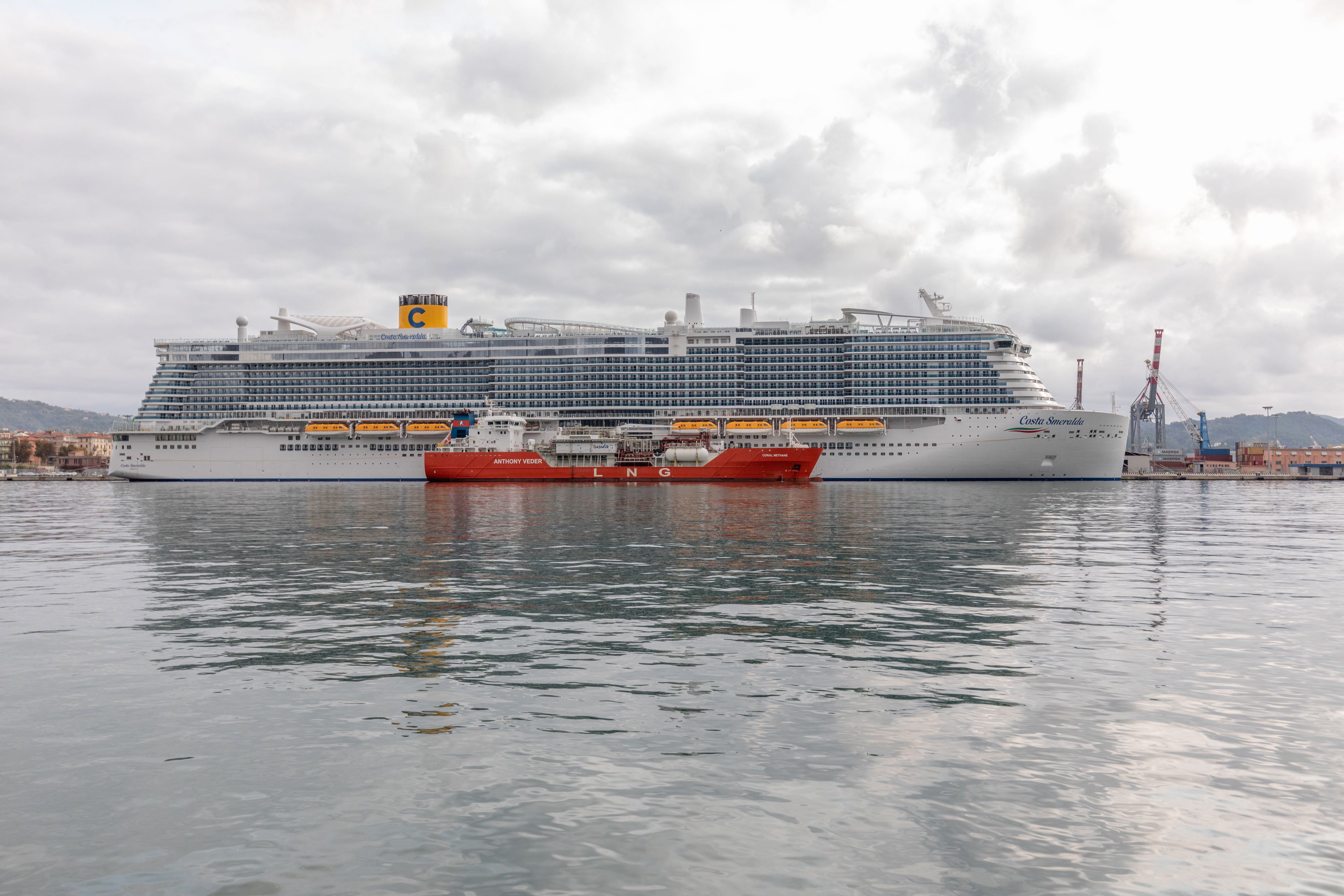 Costa Cruises Completes Italy's First LNG Bunkering Operation