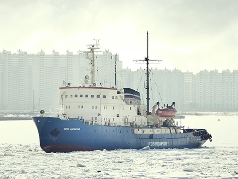 Rosmorport’s icebreakers completed over 2,400 pilotage operations in freezing seaports of Russia this season