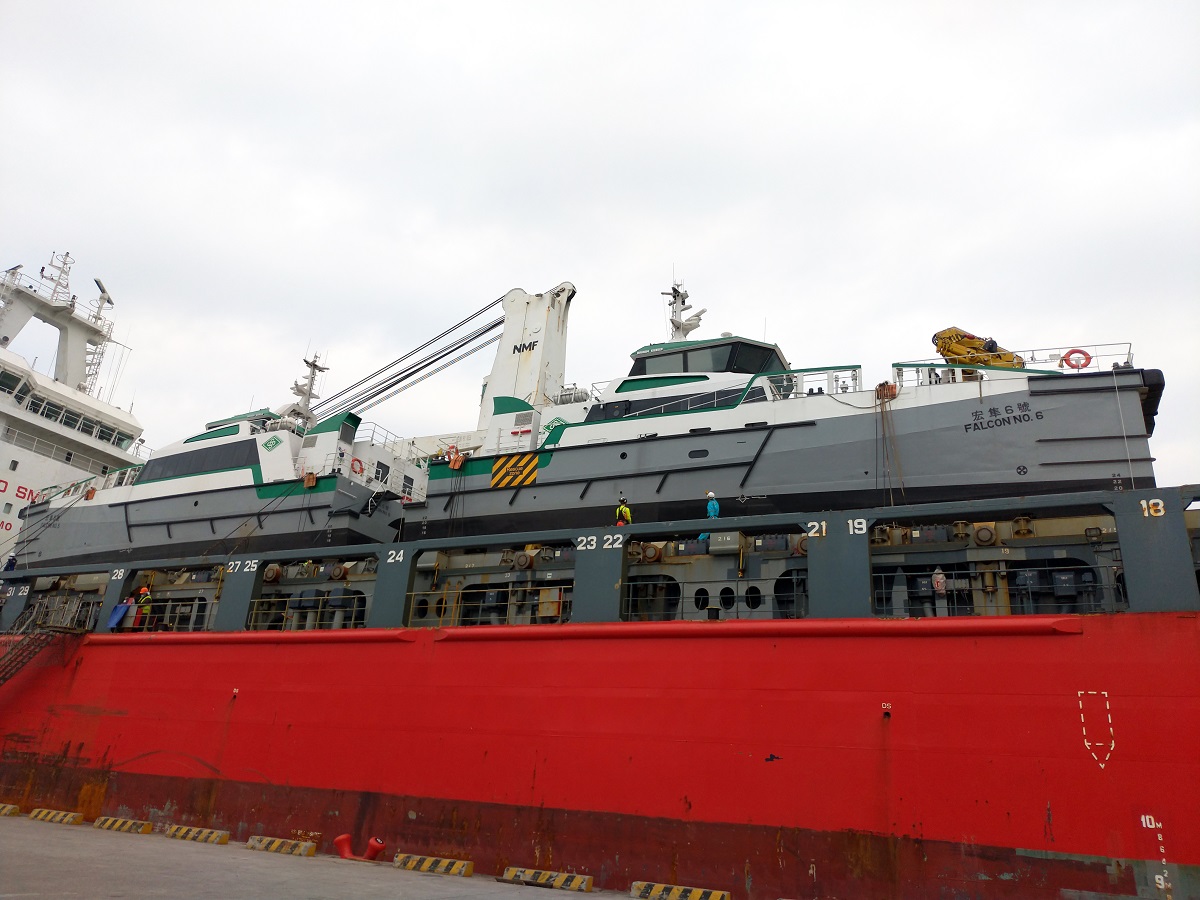 Damen delivers two FSC 2710 vessels to Hung Hua Construction