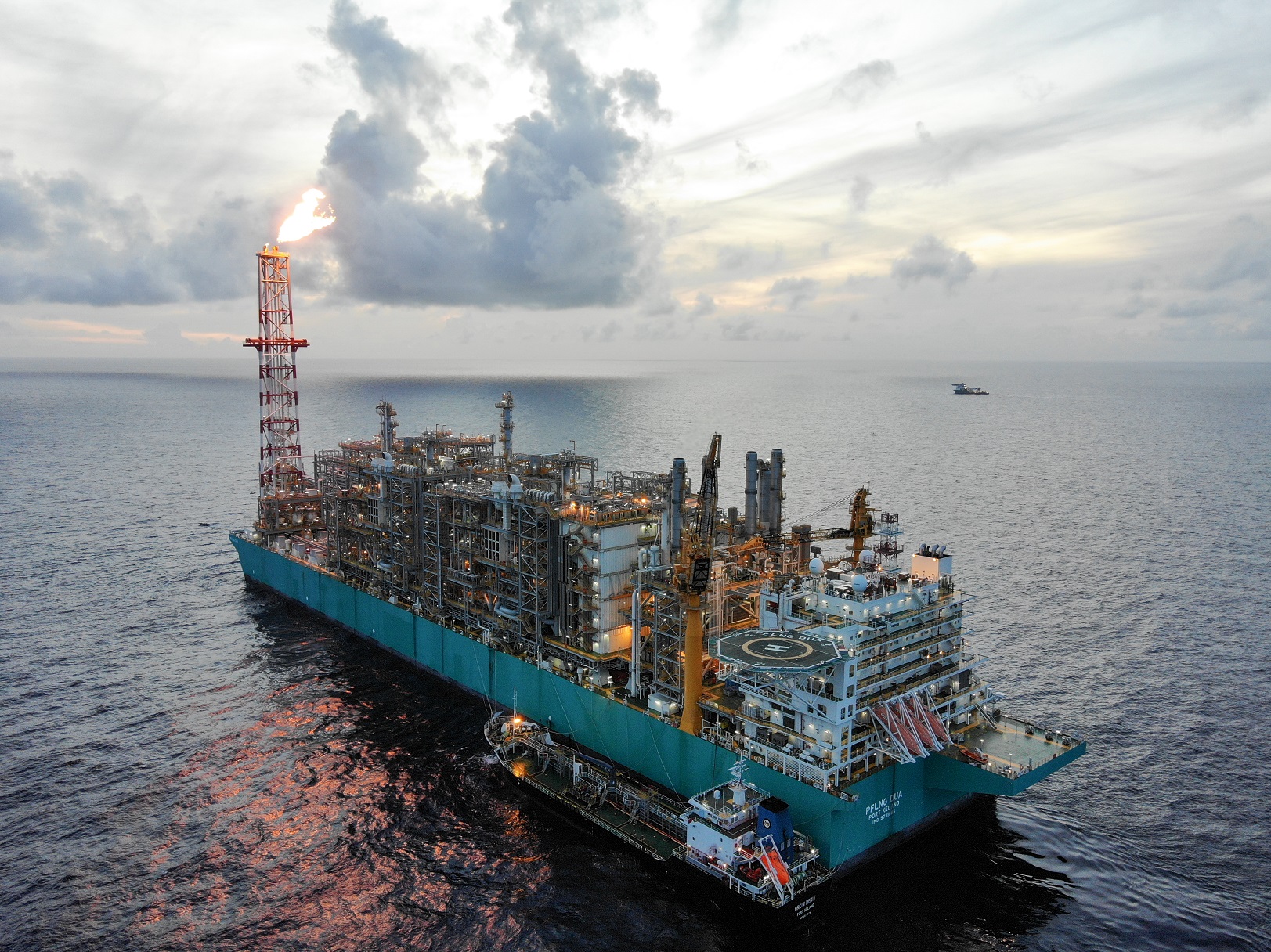 PETRONAS Floating LNG DUA Marks Its Commissioning With The Production Of First LNG