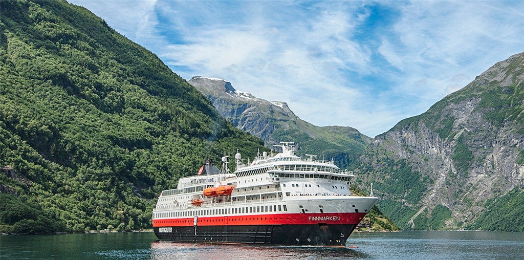 MS Finnmarken back to Green Yard Kleven