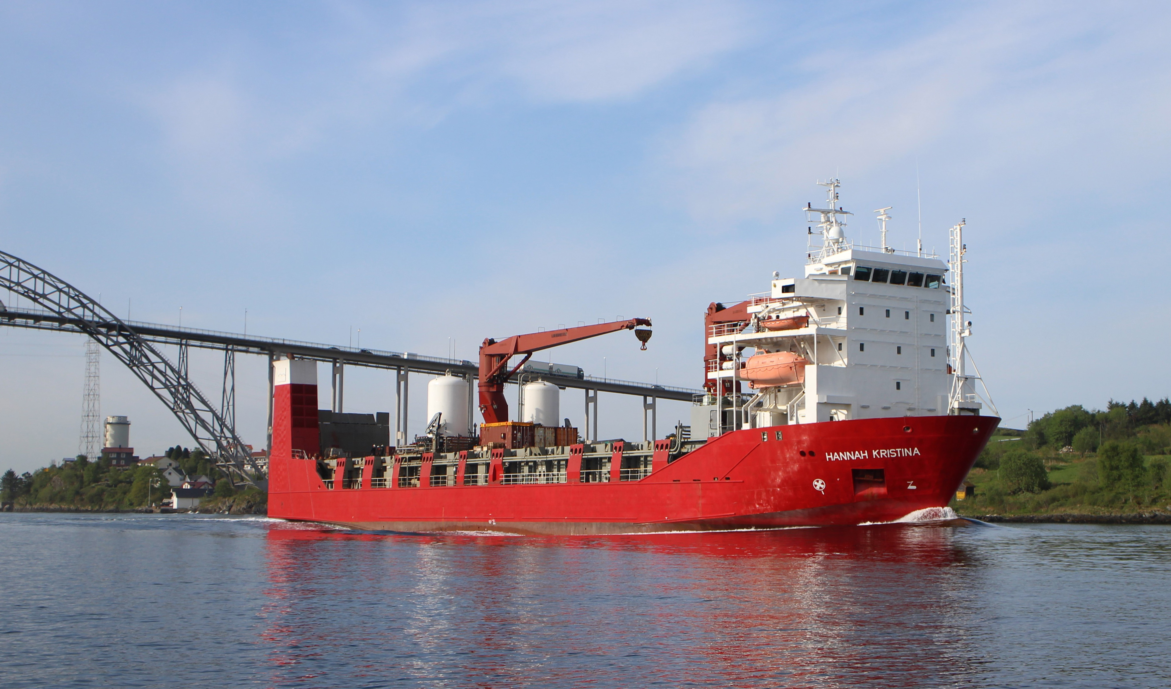 Høglund signs contract with Halliburton AS to provide a turnkey retrofit of the 5932dwt RoRo - combination carrier Hannah Kristina