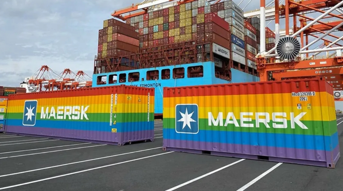 APM Terminals Yokohama welcomes Maersk s rainbow containers