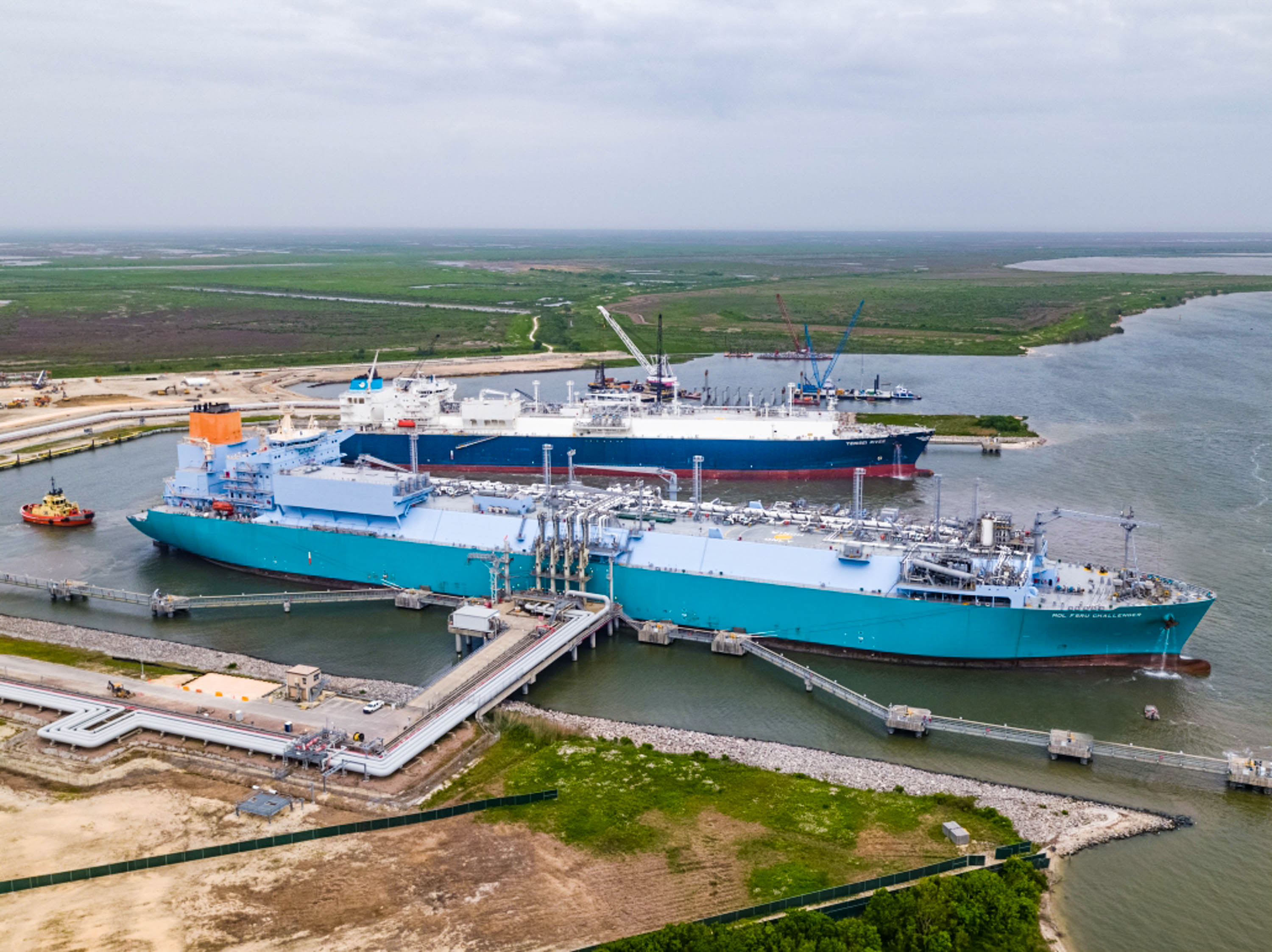 FSRU MOL Challenger loads at Cheniere’s Sabine Pass LNG