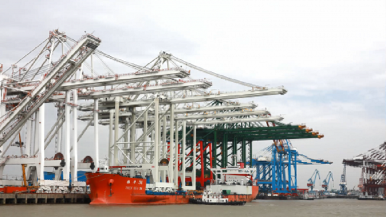 Terminal 5 Cranes Begin Voyage to Northwest Seaport Alliance’s Seattle Harbor
