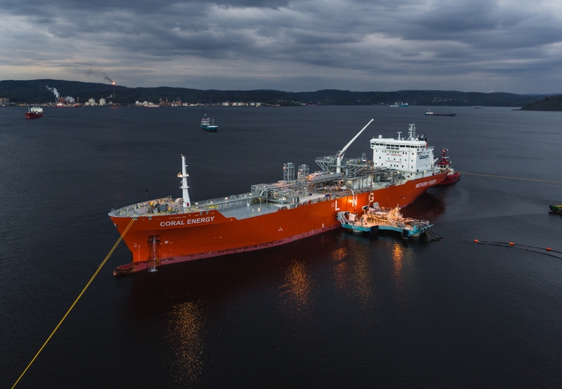 Econnect Energy, Naturgy and Gasum Complete LNG delivery with the floating, jettyless IQuay