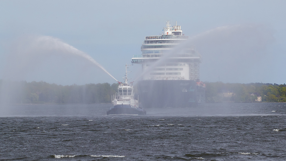 Stockholm welcomes first cruise ship of the year