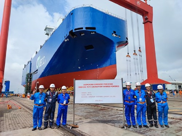 UECC launches second battery hybrid LNG-fueled PCTC