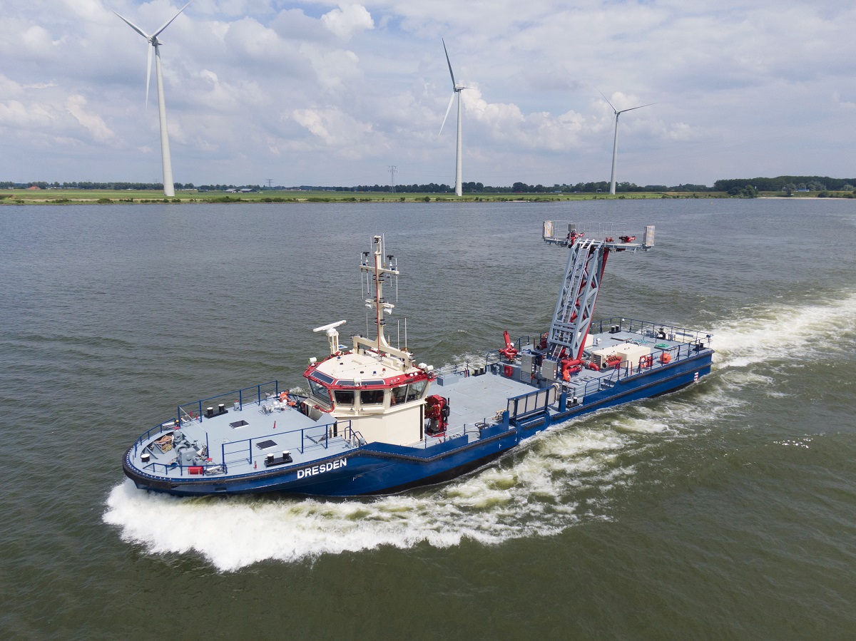 Damen Shipyards delivers custom electric Fire-Fighting vessels to Flotte Hamburg