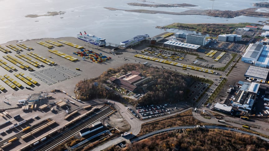 Stena Line and Gothenburg Port Authority sign MOU on relocation to Arendal