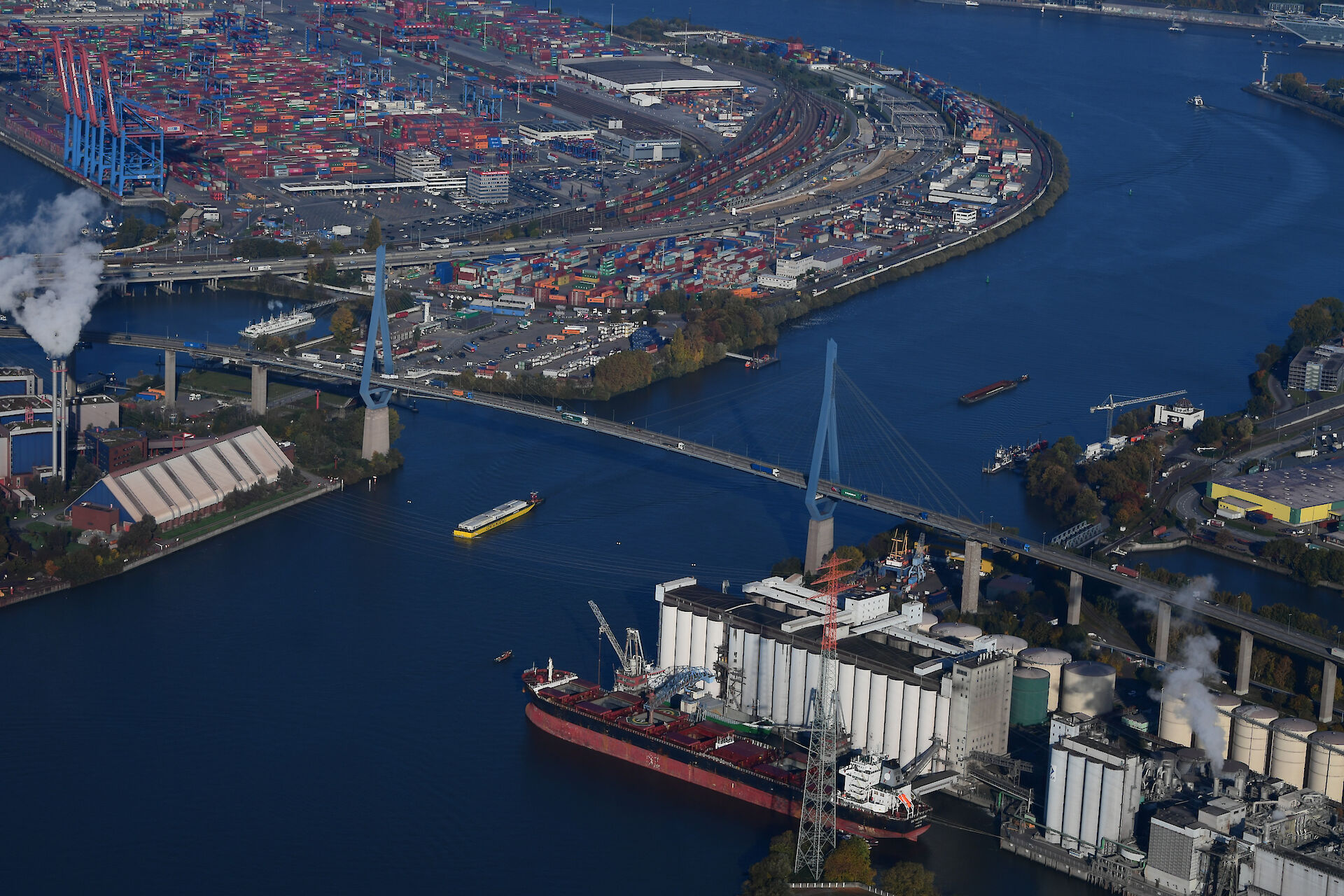 HPA and DAKOSY receive funding for digital test bed at Port of Hamburg