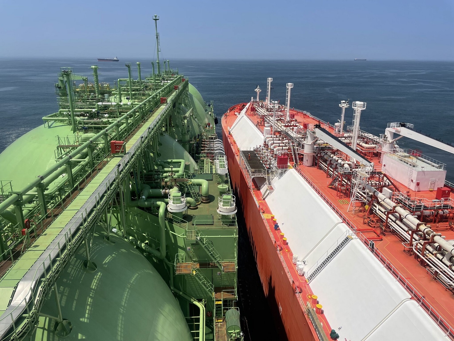 BW Tatiana FSRU in 1st STS LNG transfer in El Salvador