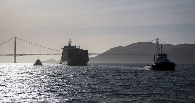 Container ship Wan Hai 176 towed to San Francisco Bay anchorage