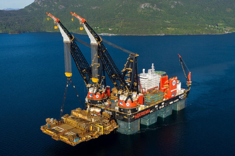 Topsides removal a significant milestone in decommissioning of Dunlin Alpha