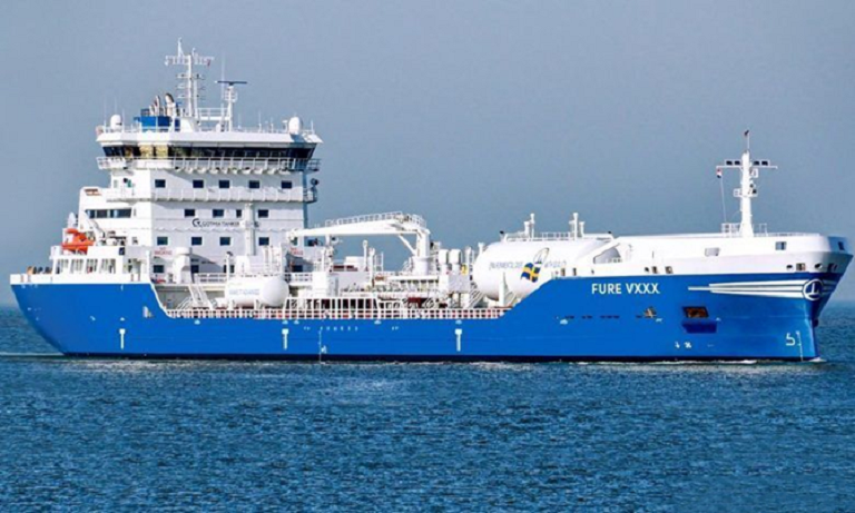 CMI Jinling Yangzhou won an order for a dual-fuel product tanker