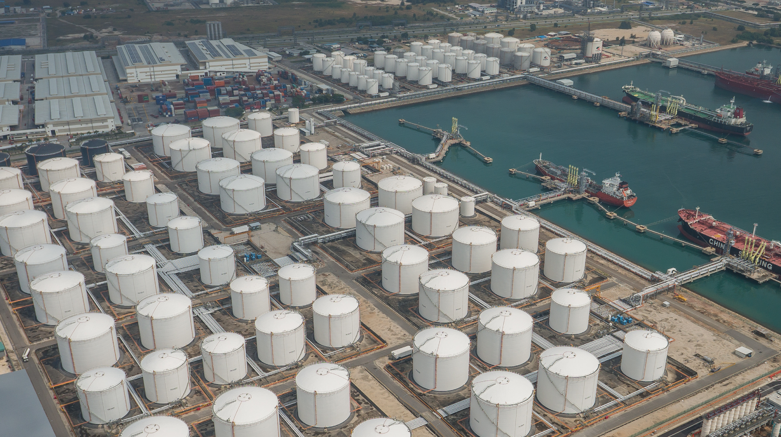 Vopak Considers Expanding Ammonia Storage at Port of Singapore