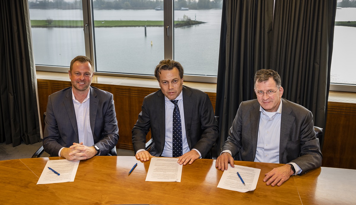 Damen Shipyards, Caterpillar and Pon Power sign MoU for the development of methanol powered tugs