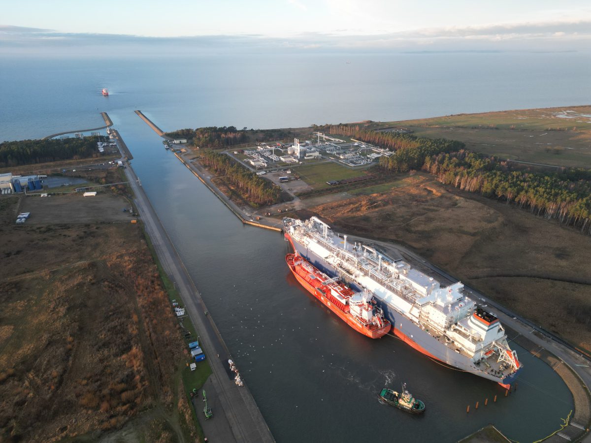 Anthony Veder providing shuttling service for DRG’s floating LNG terminal