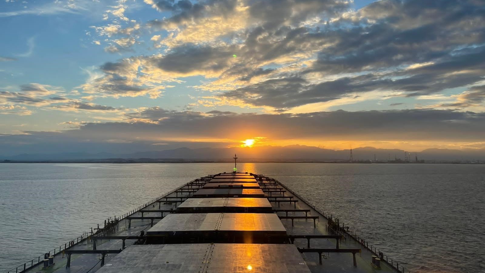 United Maritime Announces the Acquisition of 3 Dry Bulk Vessels consisting of 3 Kamsarmaxes and a Bareboat Charter Agreement with a Purchase Option for 1 Panamax Vessel