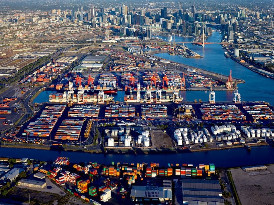 Stolthaven Terminals signs MoU for green methanol bunkering hub in Australia