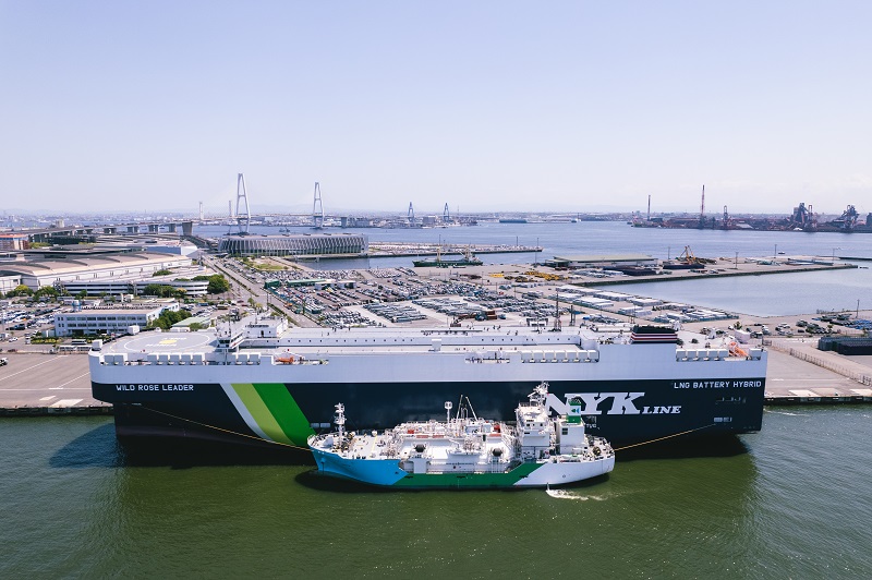 NYK LNG-Fueled PCTC Makes First Visits to Nagoya and Yokkaichi Ports and Participates in First LNG bunkering in Nagoya