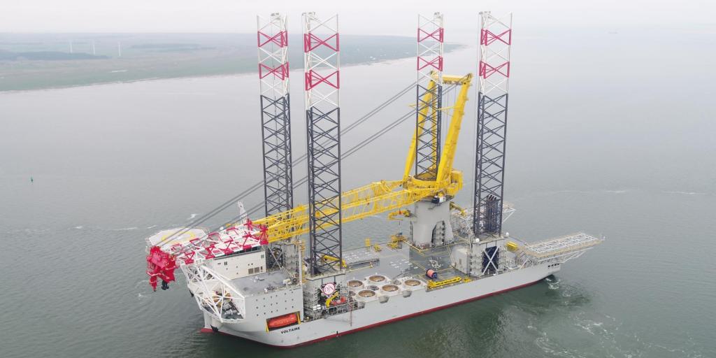 Largest jack-up vessel Voltaire arrives in the UK to build largest wind farm in the world