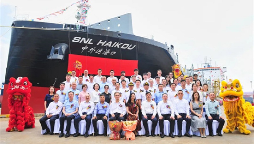 Yangzijiang delivered the first 2400TEU container ship to CMES