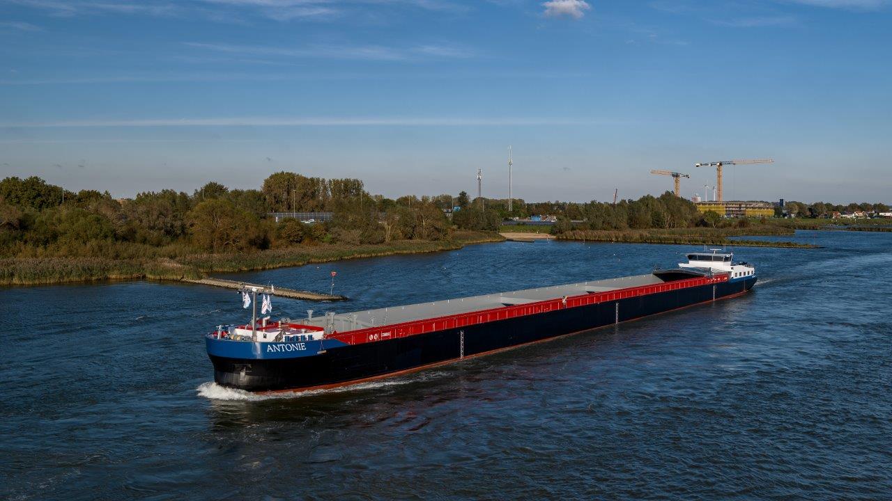 Concordia Damen: trial run of world’s first new-build hydrogen-powered inland shipping vessel 'WEVA' goes well