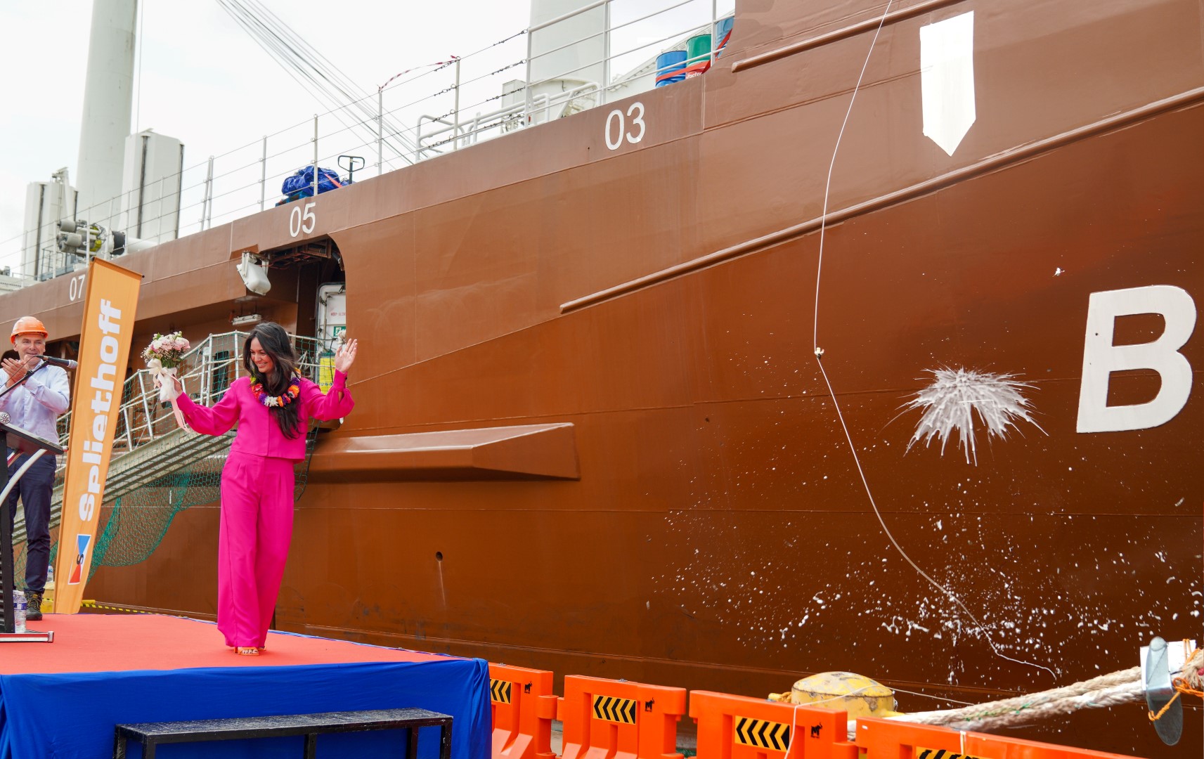 Spliethoff’s MV Bloemgracht Cristened In Batam